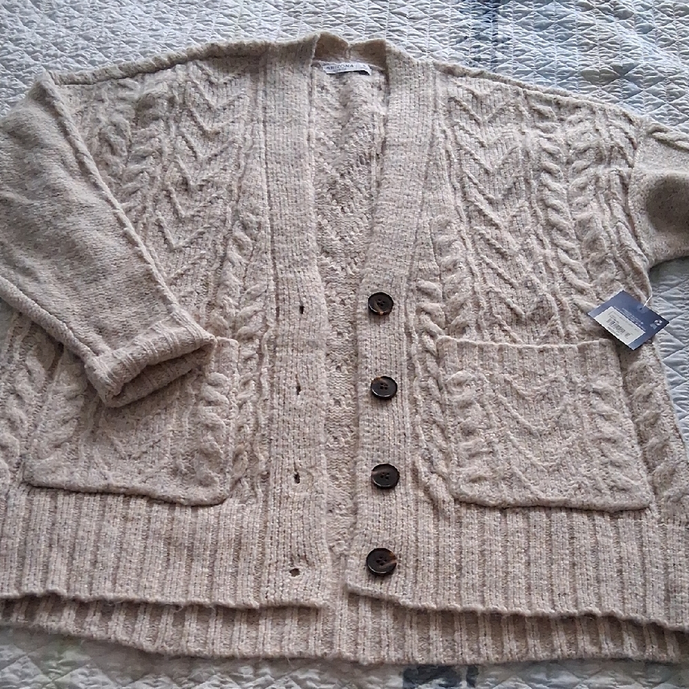 Arizona Jean Company Beige Knit Sweater